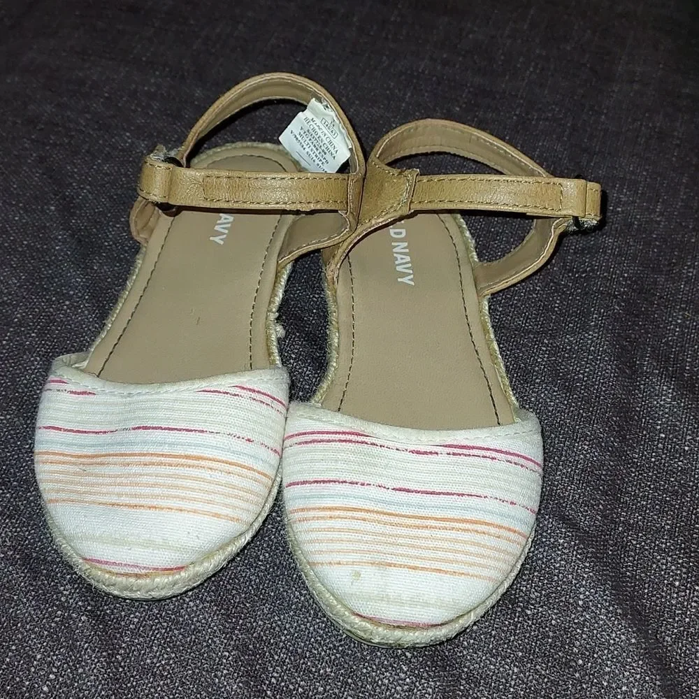 OLD navy kids girls Sandals size  7